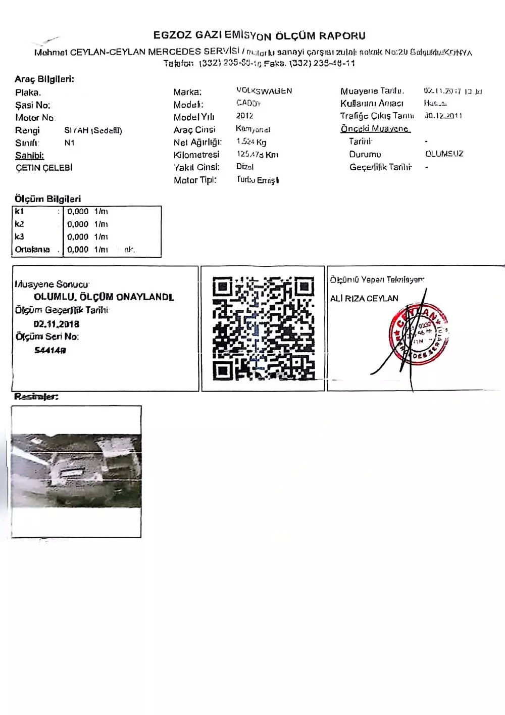 VW CADDY 2.0 TDI (Egzoz Emisyon/ Duman Yoğunluğu Testi)Ölçülen Sonuç:
Resmi egzoz emisyon ölçüm raporunda araçta 0.000 m⁻¹ ortalama K değeri ölçülmüştür. Ölçüm sırasında araç yasal emisyon sınırlarını rahat şekilde karşılamıştır.Müşteriye Sağlayabileceği Avantajlar:
Dizel motorlarda yüksek kurum ve siyah duman oluşumu, yanma kalitesiyle doğrudan ilişkilidir. Kurum oluşumu zaman içerisinde emme ve egzoz sistemi parçalarını etkileyebilir.Emisyon test sonuçları değerlendirildiğinde:✔ Egzoz hattındaki duman yoğunluğunun oldukça düşük olduğu görülmektedir.
✔ Kurum ve is oluşumunun düşük seviyede olduğu gözlenmiştir.
✔ Daha temiz yanma karakteri motor çalışma düzenine olumlu katkı sağlayabilir.
✔ DPF ve EGR gibi egzoz sistemi bileşenlerinin çalışma şartlarına olumlu katkı sunabilir.
✔ Resmî araç muayenesi emisyon kriterlerinin rahat şekilde karşılanmasına yardımcı olabilir.Bu değerlendirmeler resmi emisyon ölçüm sonuçlarına dayalı olup elde edilen sonuçlar araç tipi, motor kondisyonu, yakıt kalitesi ve kullanım şartlarına göre değişiklik gösterebilir.